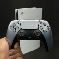 PlayStation 5 DualSense Wireless Controller - Sterling Silver