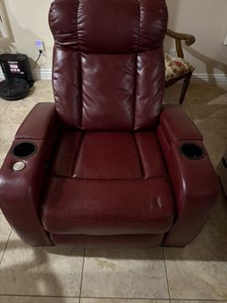 Beautiful Abbyson electric red Recliner $200