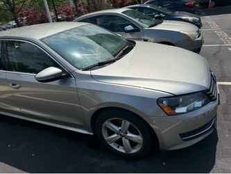 2012 Volkswagen Passat SEL