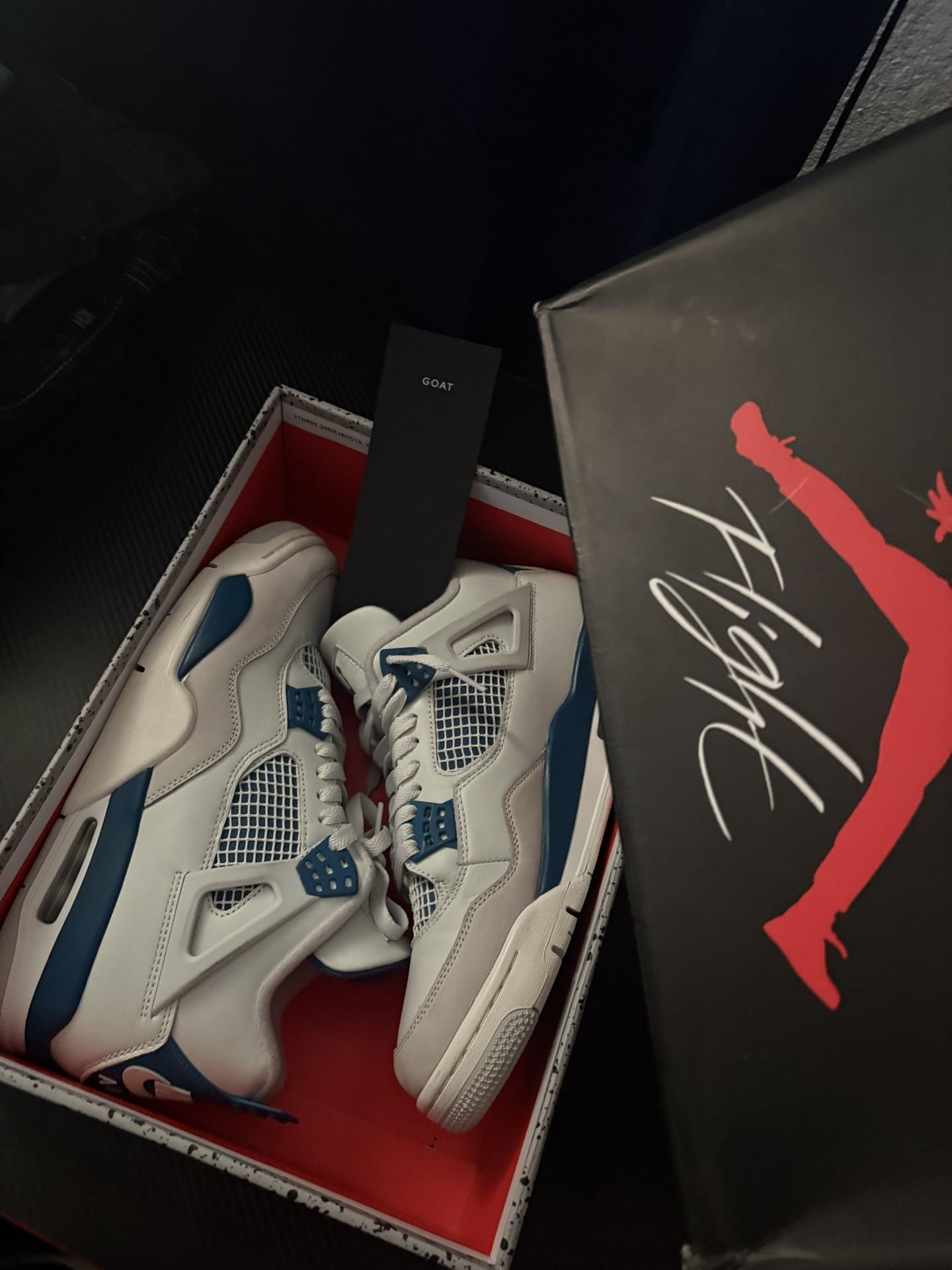 MEET UP ONLY!! JORDAN 4 Military Blues SIZE 9!!!