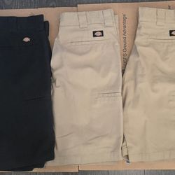 Men's Dickies Flex shorts, size 32