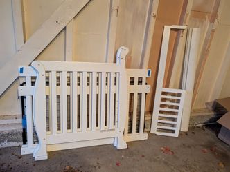 Toddler Bed / Convertible Crib in White
