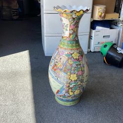 Two Chinese Ceramic Vase 