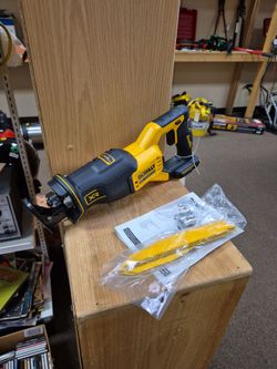 NEW Out Of Box Dewalt DCS382 Reciprocating Saw 20V Max With Blades