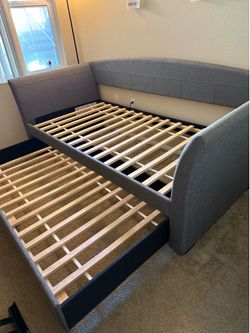 Twin Daybed w/ Trundle for Sale