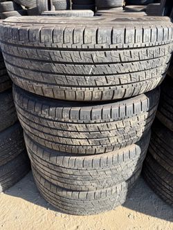 236/60r17 Goodyear tires en Excelentes Conditiones de Vida las 4