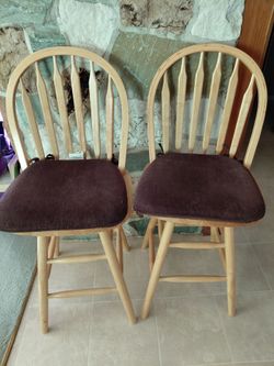 2 Bar Stools
