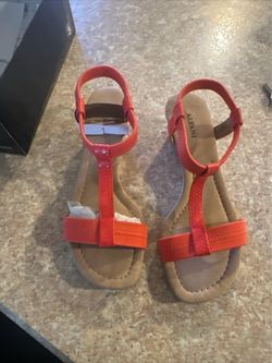 Woman’s alfani wedge sandals coral Sz 7.5m