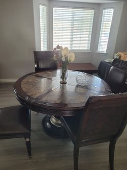 Dining Table and 4 matching Chairs, Havana Collection