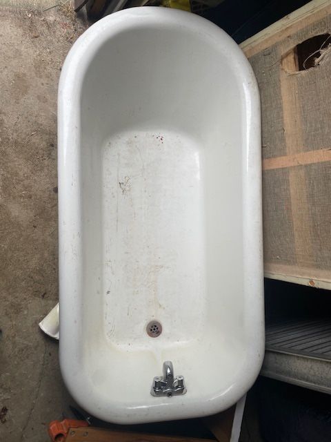Cast Iron Clawfoot Tub