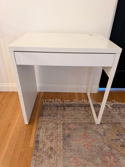 Cute ikea desk $30