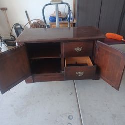 Lazy Boy Kings Road Solid Wood Dresser 