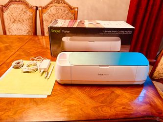 Cricut Maker with extras