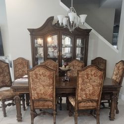 Kitchen Table And Chairs; Hutch