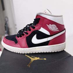 Nike Women's Jordan Air Jordan 1 Mid Gym Sneakers - Size 8.5