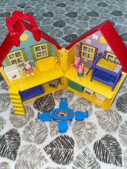Peppa Pig Deluxe play House