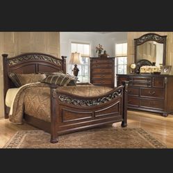 4 Pc Queen Panel Bedroom Set Good Condition OBO