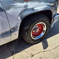 Chevy 5×5 235 70 15