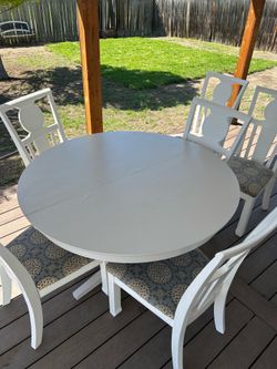 Pedestal kitchen table with 6 chairs