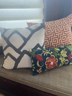 Set Of 3 Pillows