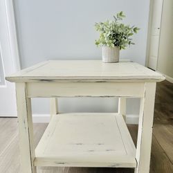 Solid Wood Side & End Table H21/W23.5/D23.5 $45
