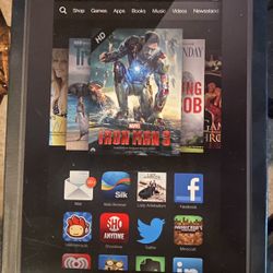 2 Kindles Fire HD With 2 Cases 4 Items