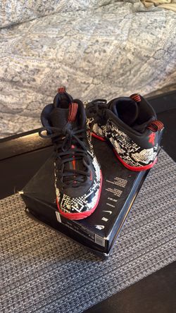 NIKE Size 5Y
