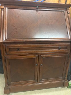 Great shape, computer desk