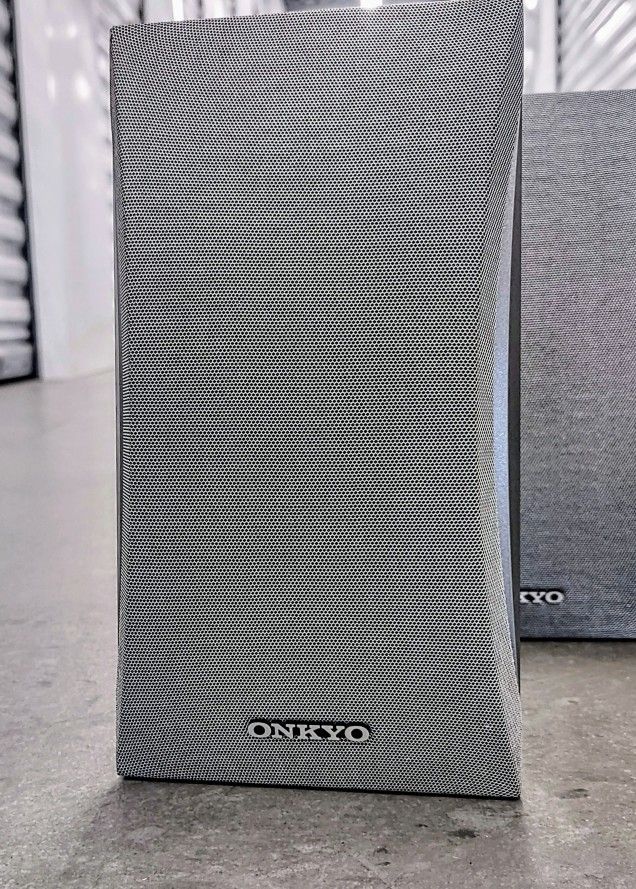 Speakers Onkyo Stereo 4 Set Silver 4.5" X 8" SKM-340 Surround Sound Compact Free Standing Silver