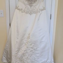 22W Wedding Dress