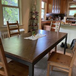 Dining Table And 4 Chairs 