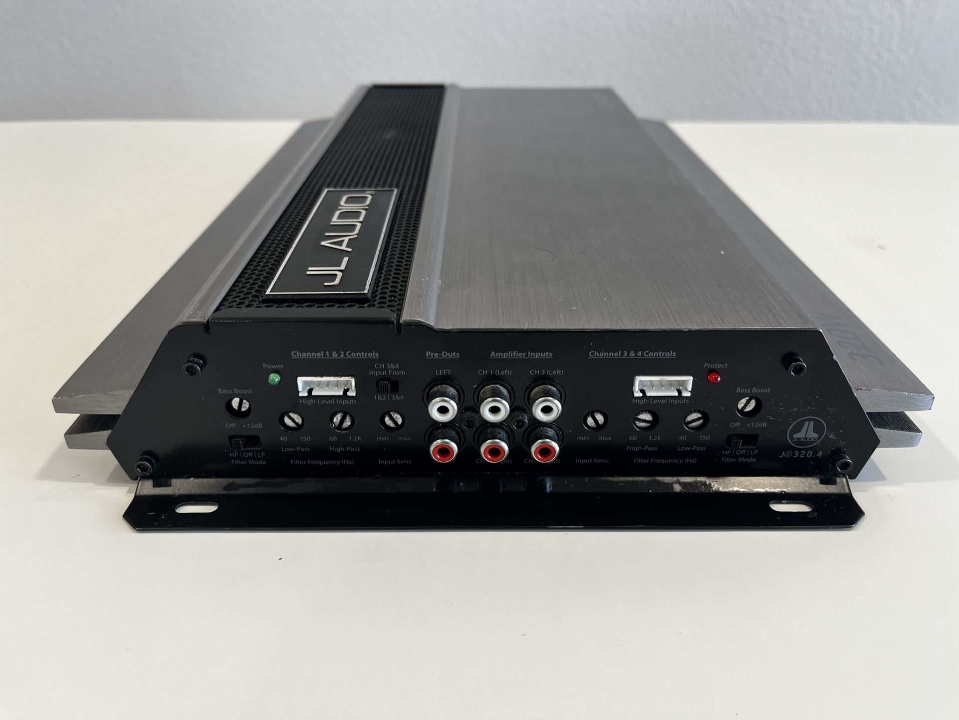 パワーアンプ JL AUDIO J2 320.4 320w 4ch JL Audio J2 320.4 at Onlinecarstereo.com