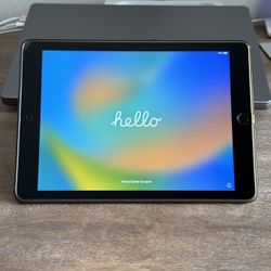 iPad 5th Gen, excellent Condition!