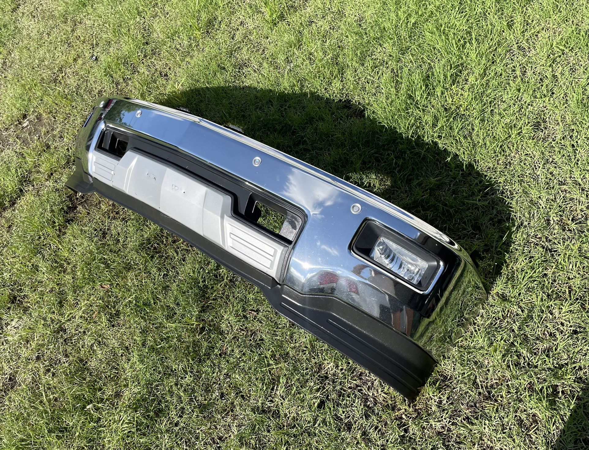 14 - 15 Chevy silverado OEM front Bumper 