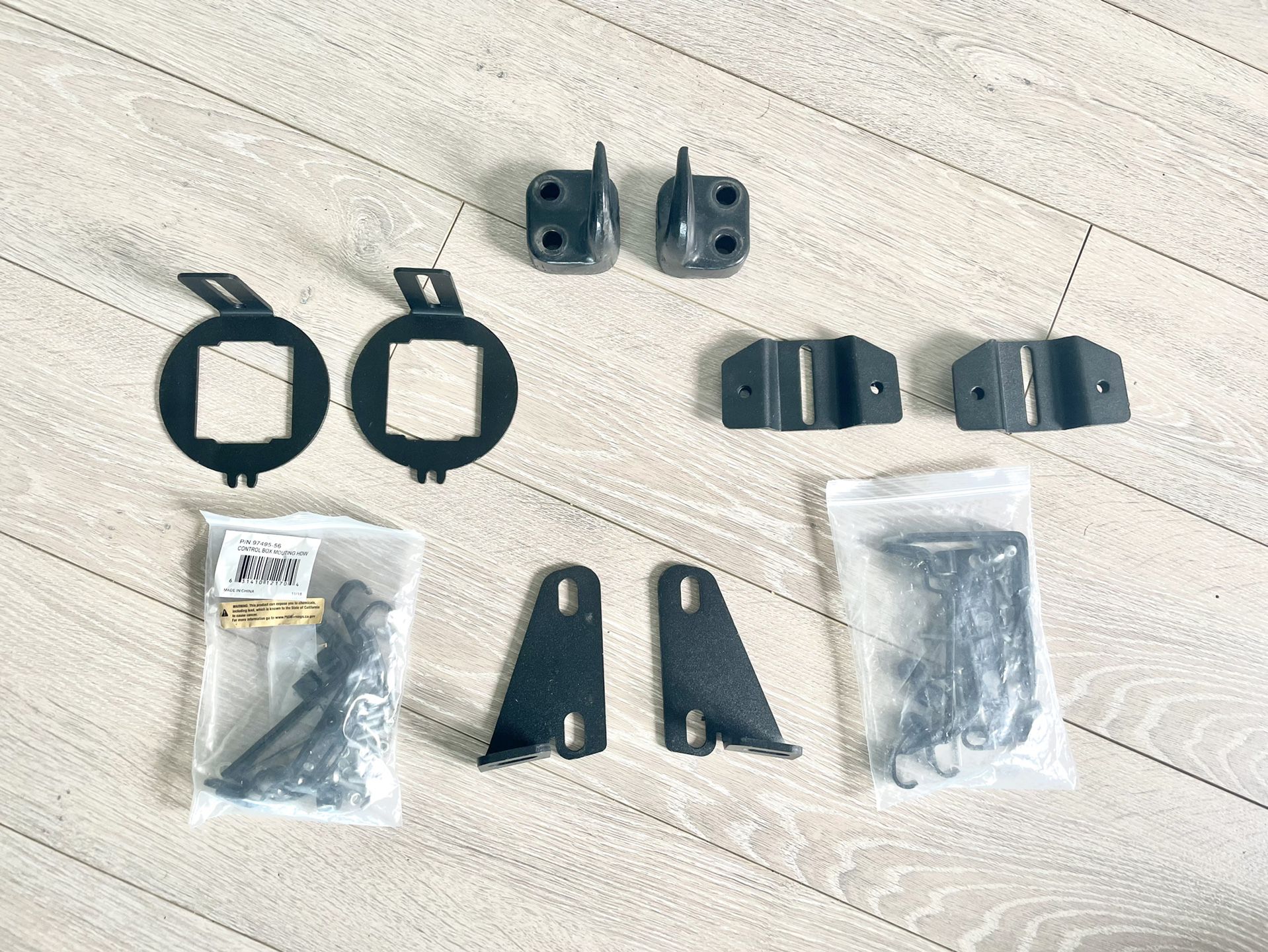 4x4 Parts + Mounting Brackets for Lights