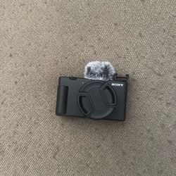 Sony ZV-1F Vlogging Camera 