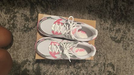 White/Pink/Pure Silver Gel-1130 Asics size 9