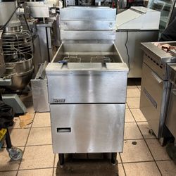 Pitco 75 Lbs SG18-S - Restaurant Equipment