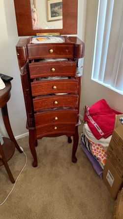 Stand up cherry, one jewelry dresser