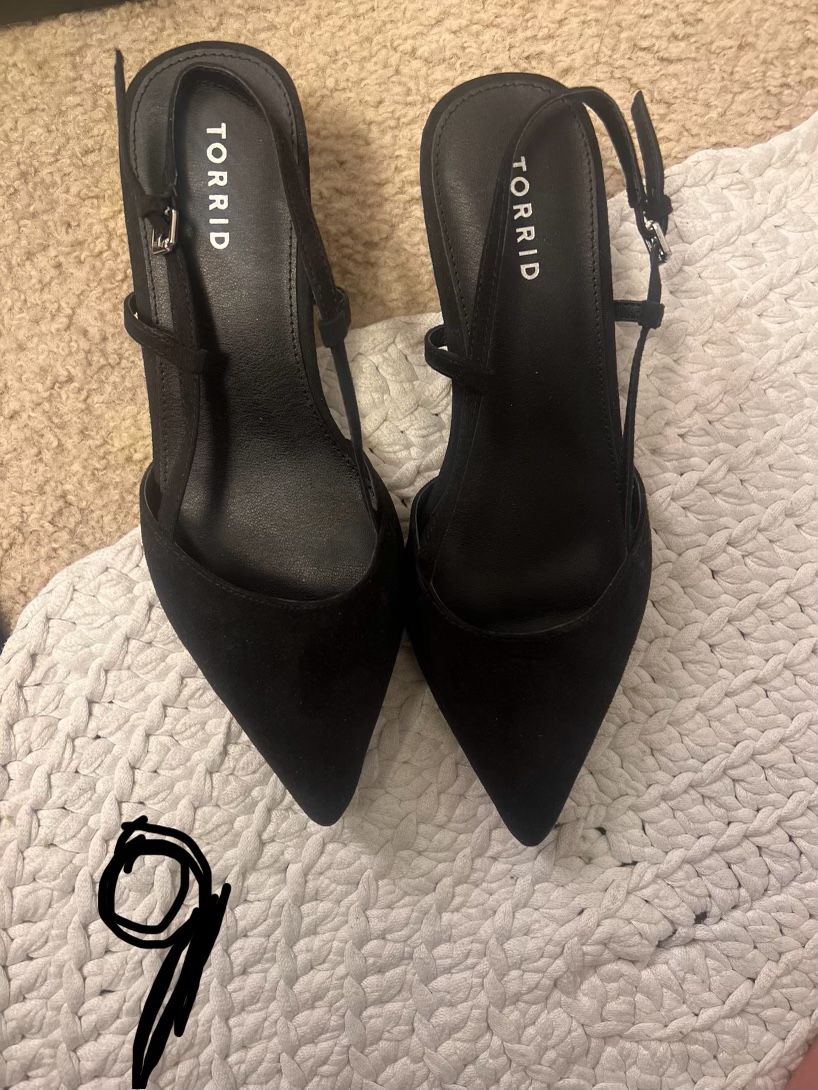 Black Small Pump Heels Size 9