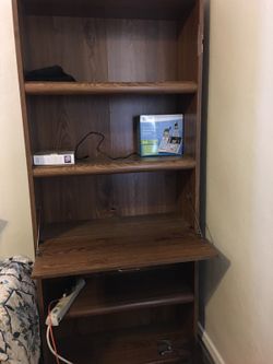 Bookcase with pulldown computer table