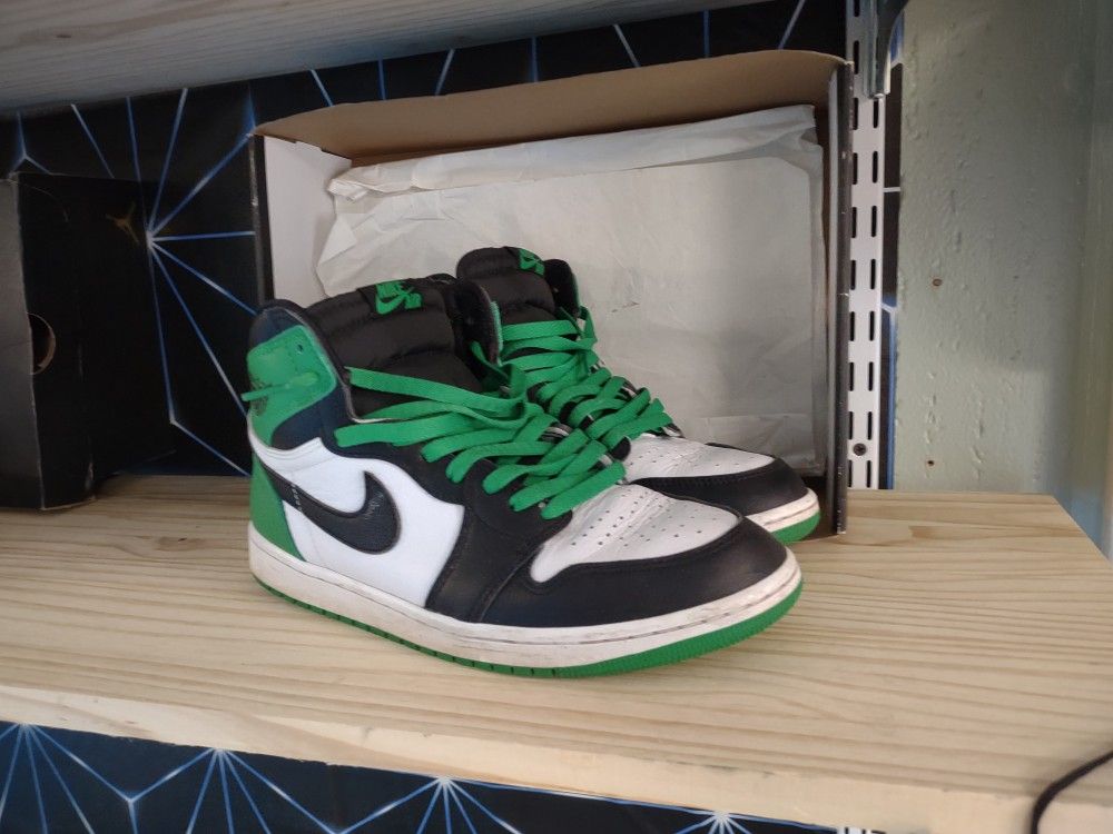 Air Jordan 1 Retro High OG Black Lucky Green White