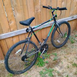 Parts bike-26-in Vintage huffy mountain bike