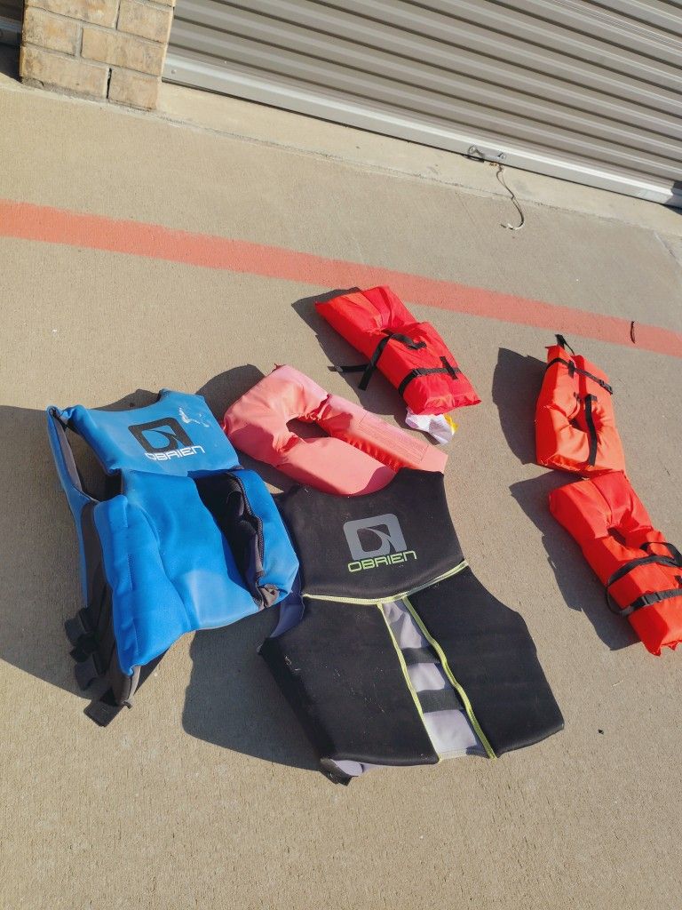 Life Jackets Set