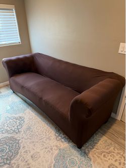 Chesterfield Couch With Soft Cover