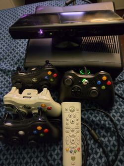 Xbox 360 Slim 250GB Console Bundle – 4 Controllers + Kinect + Accessories