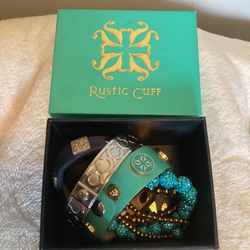 Box Of Bangle Bracelets - Rustic Cuff And Coach