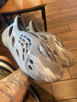 YZY FOAM RNR