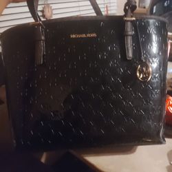 MICHAEL KORS CARRYALL TOTE BAG 