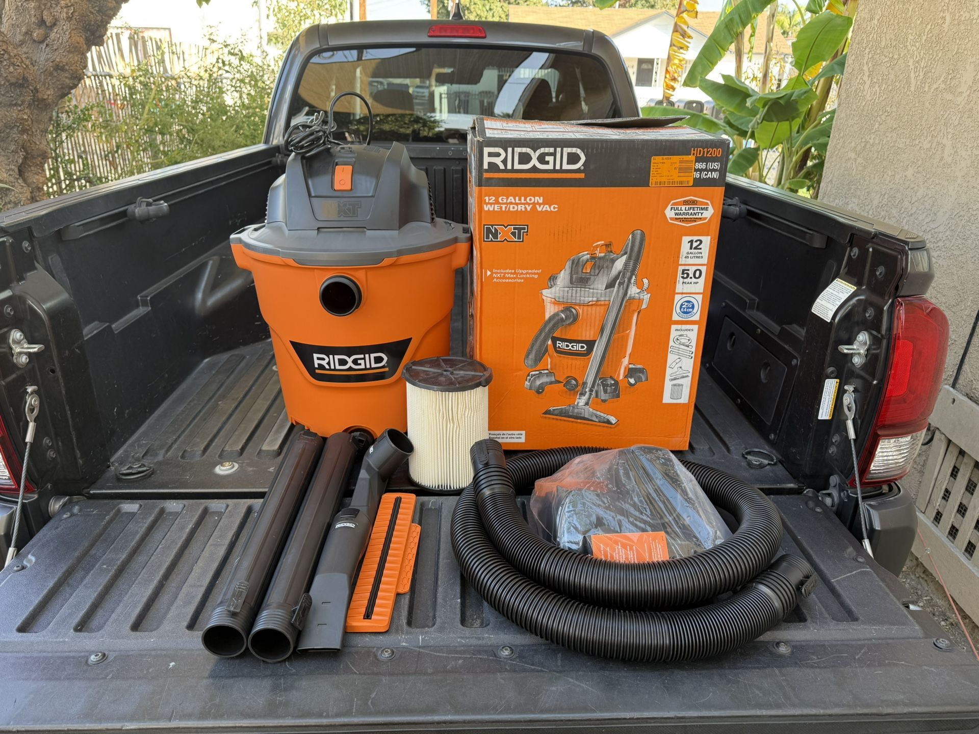NEW RIDGID 12 Gal. 5.0 Peak HP NXT Shop Vacuum Wet Dry Vac with Filter, Hose & Attachments